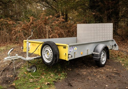 24A. uncaged trailer front side