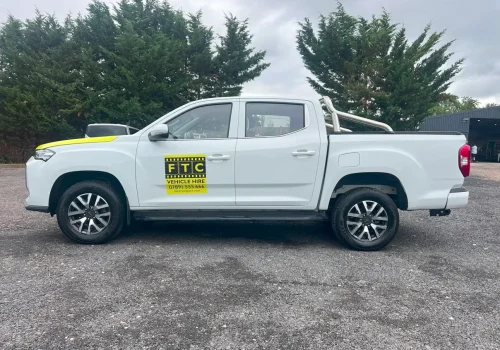 A._DOUBLE_CAB_PICK_UP_TRUCK_(FULLY_ELECTRIC)_-_SIDE_ANGLE